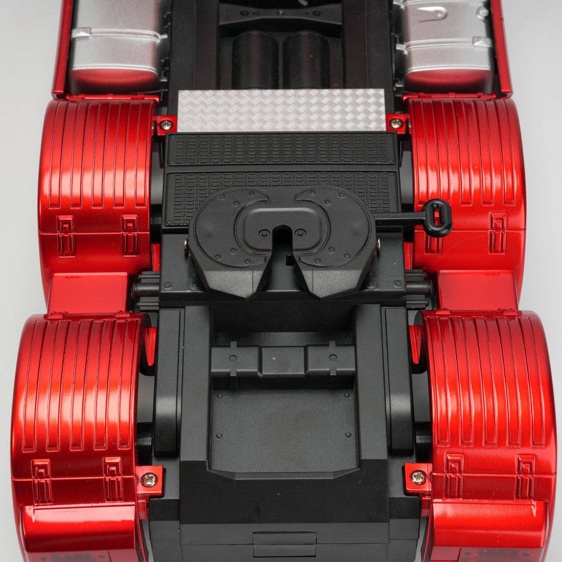 1/18 Scale 6x4 770S Heavy Duty Tractor Truck - RAZORDON