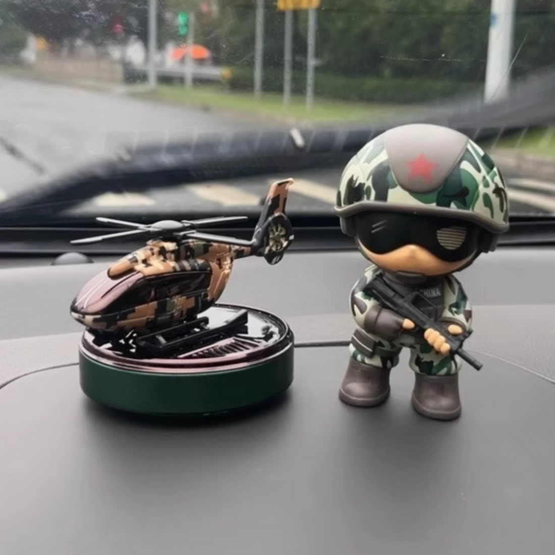 Helicopter-Style Solar-Powered Car Air Freshener Souvenir - RAZORDON