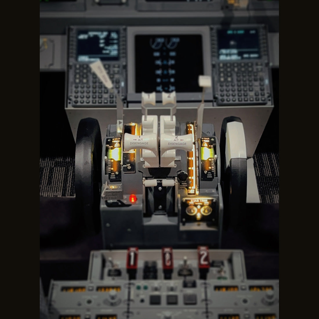 B737-800 Throttle-Quandrant - RAZORDON