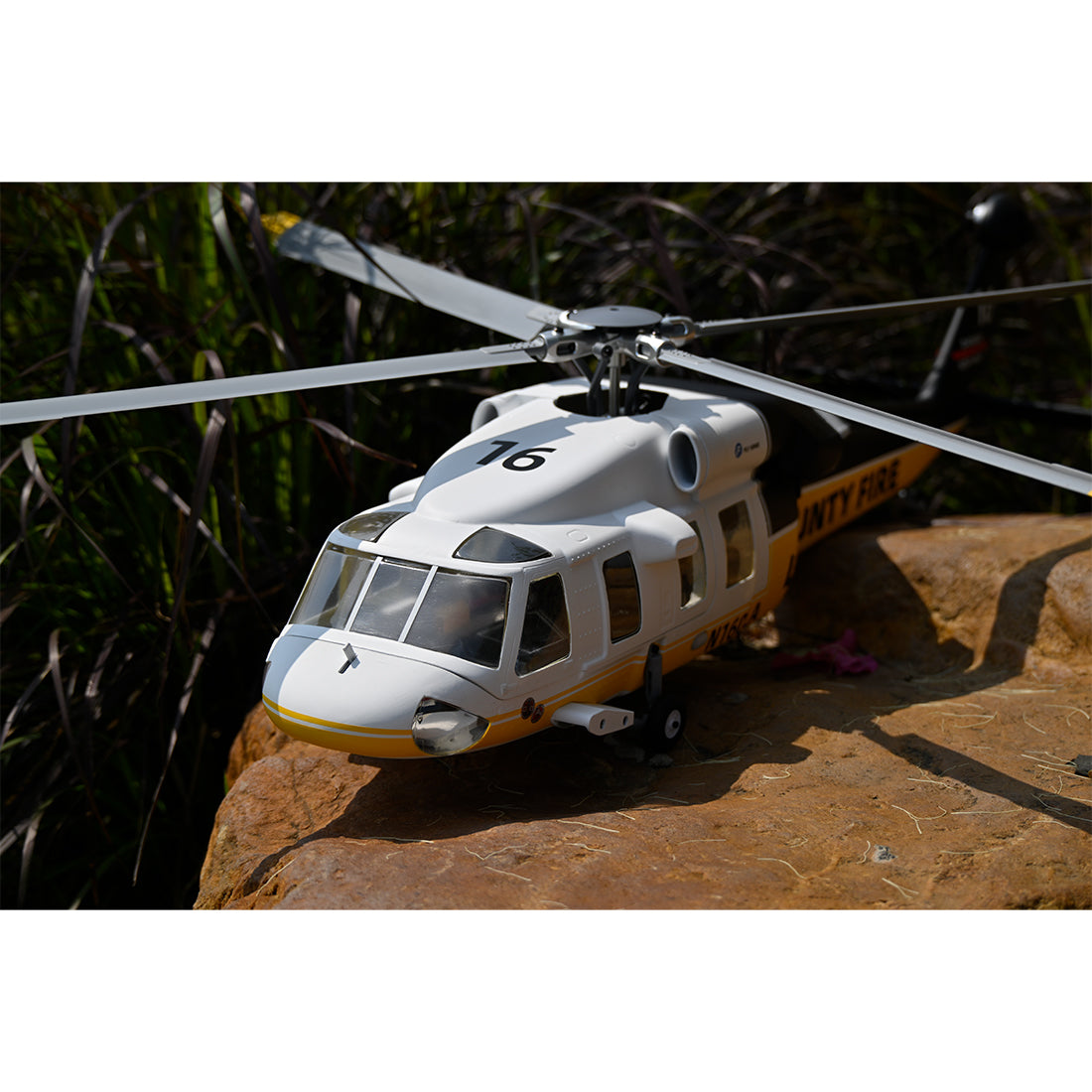 FLYWING UH-60L Black Hawk 470-Class RC Helicopter, 2.4GHz 6CH Scale Military Helicopter with ACE Flight Controller, GPS Positioning & Quick-Release Blades, RTF