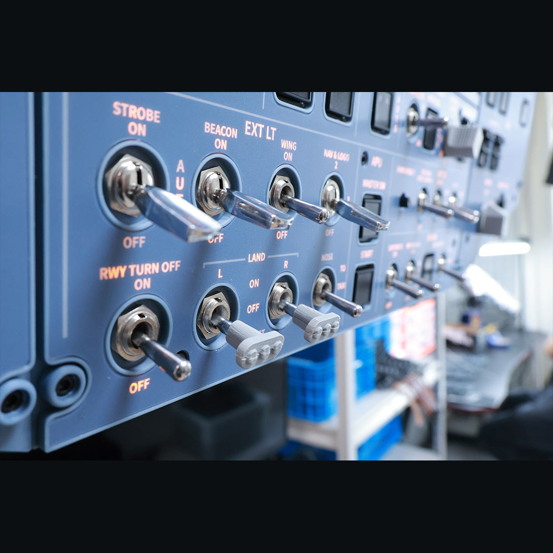 Hoowalt D111 A32X 1/1 Scale Light OVHD OVERHEAD Panel - RAZORDON