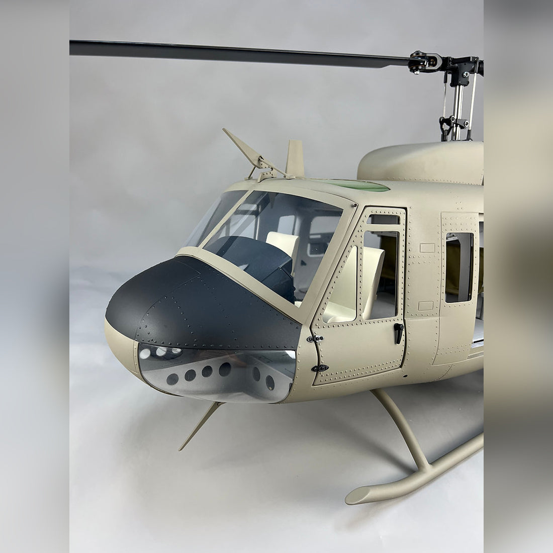 RAZORDON UH-1D Huey 800-Class 2.4G 6CH Scale RC Helicopter
