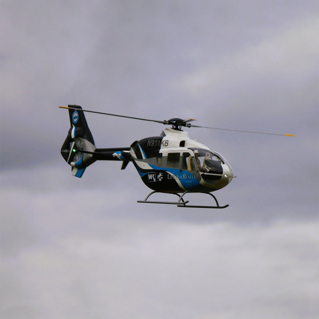 RAZORDON EC135 800-Class 2.4G 6CH Scale RC Helicopter (Blue&White)