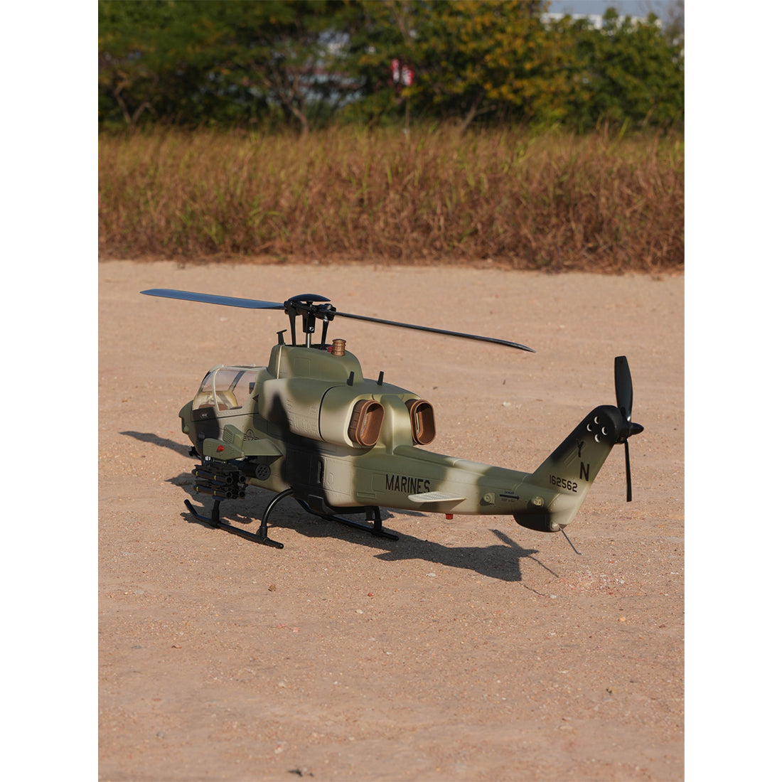 WOLFBUSH&ROBAN AH-1W Cobra 470-Class 2.4G 6CH Dual-Rotor RC Military Helicopter Model with GPS Positioning, Synchronized Turret & Left/Right-Hand Control RTF