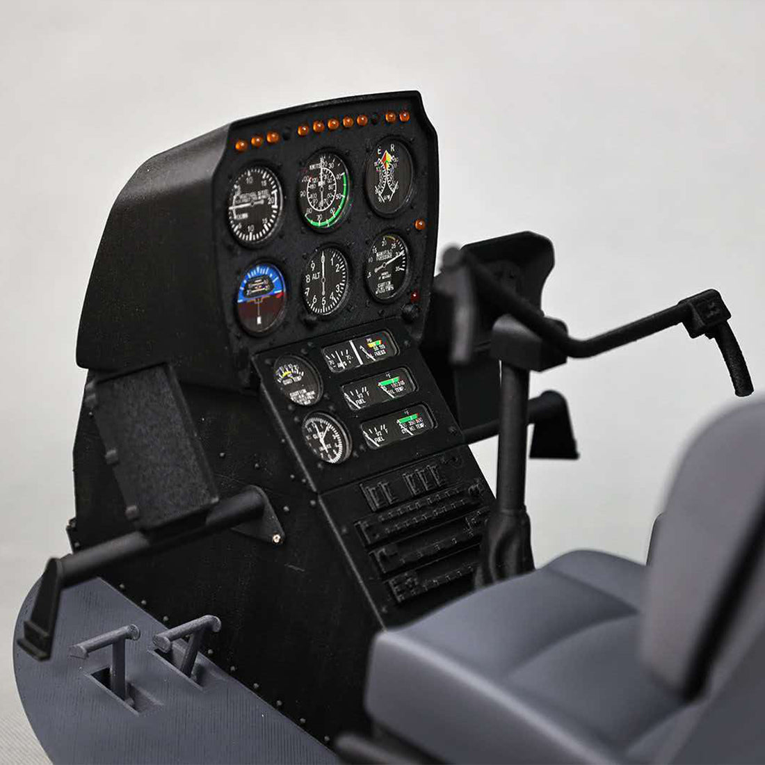 RVE R22 Robinson 1:4.5 Scale 700-Class RC Helicopter – RAZORDON
