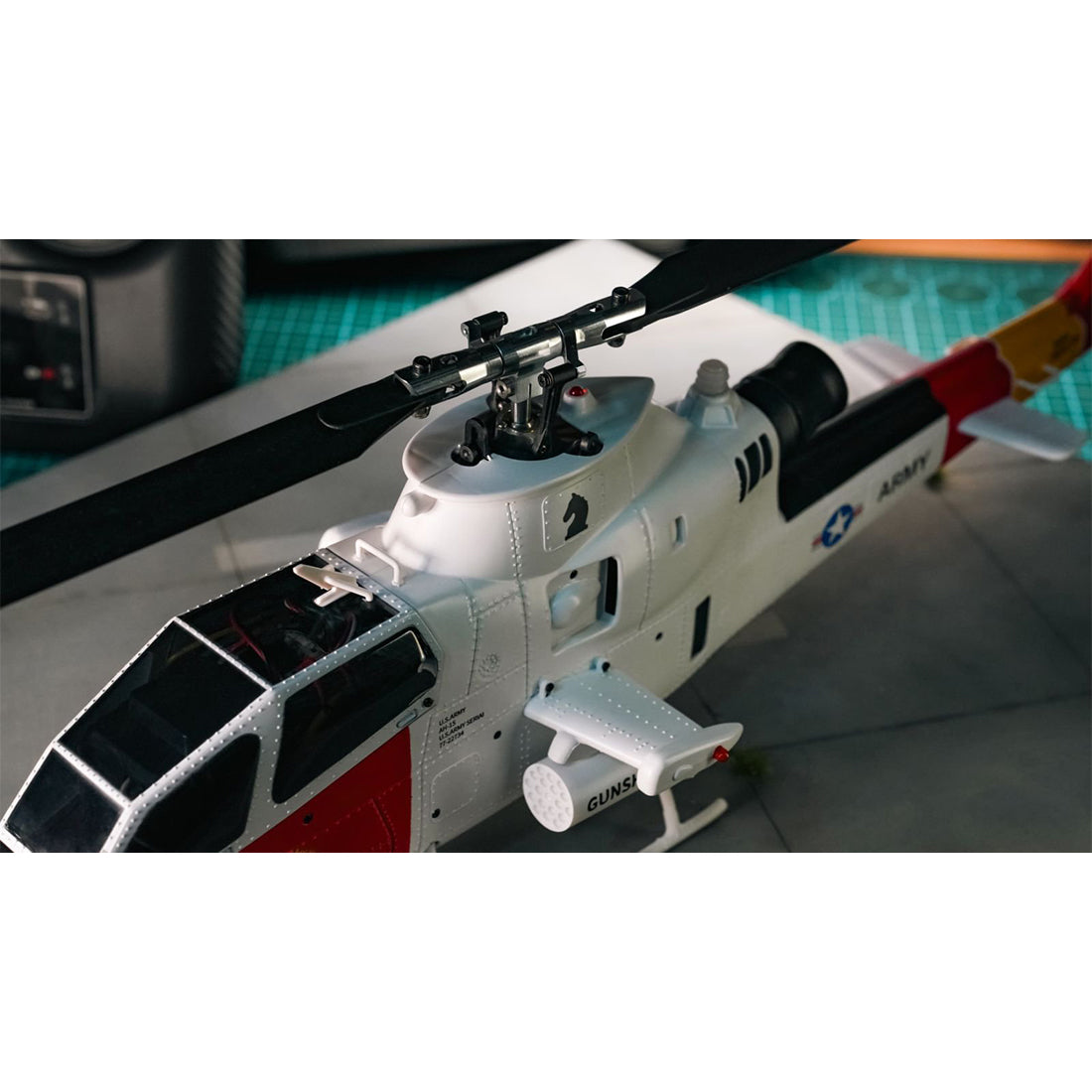 YU XIANG F112S AH-1 Cobra 1/40 Scale 200-Class 2.4G 9CH RC Military Helicopter Model with Dual-Blade Flybarless Rotor Head, 6G Mode & GPS Positioning RTF