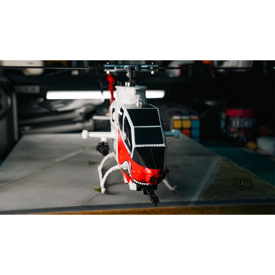 YU XIANG F112S AH-1 Cobra 1/40 Scale 200-Class 2.4G 9CH RC Military Helicopter Model with Dual-Blade Flybarless Rotor Head, 6G Mode & GPS Positioning RTF