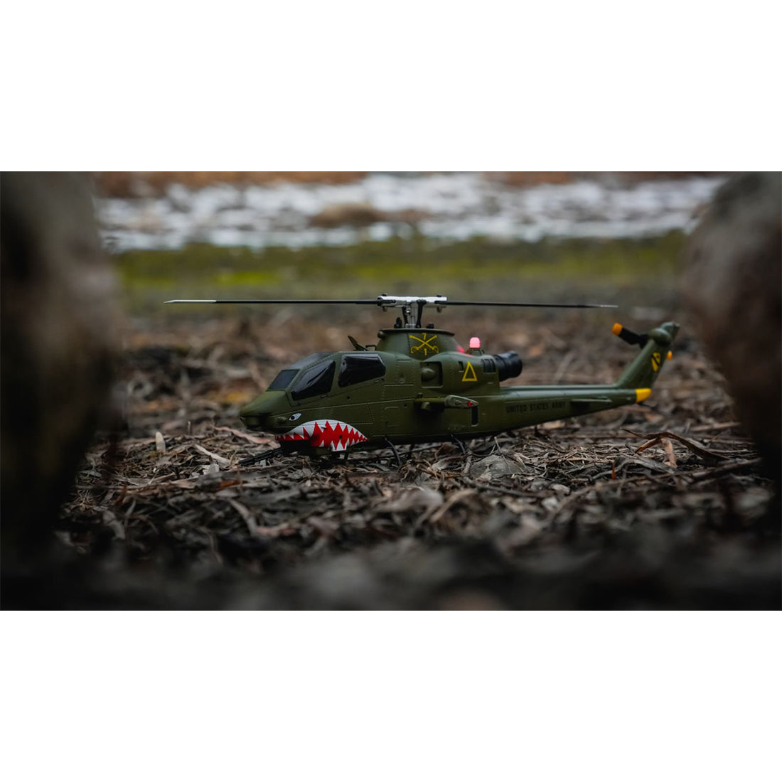 YU XIANG F112S AH-1 Cobra 1/40 Scale 200-Class 2.4G 9CH RC Military Helicopter Model with Dual-Blade Flybarless Rotor Head, 6G Mode & GPS Positioning RTF