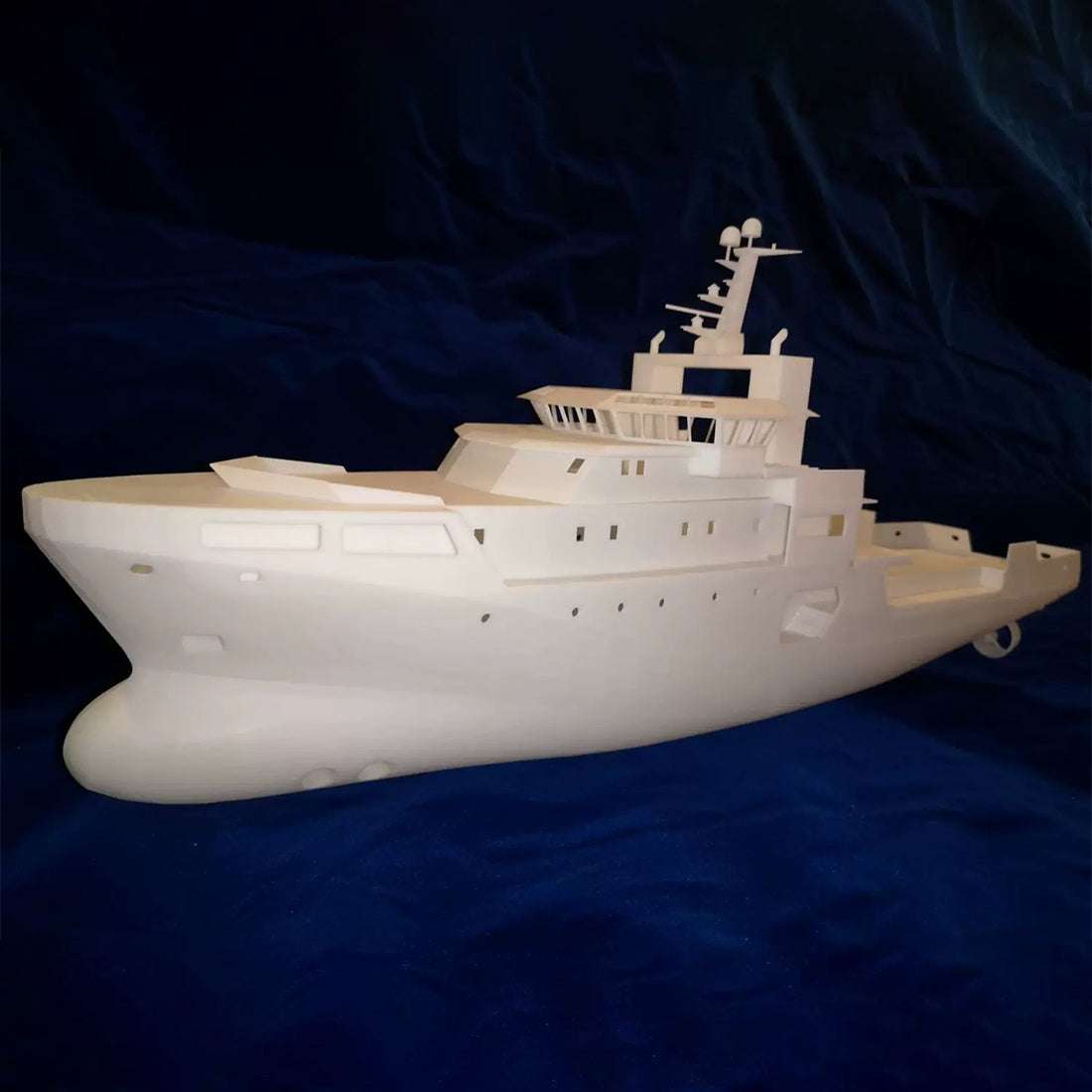1:100 Scale Damen 6214 2.4G 10CH RC Workboat - RAZORDON