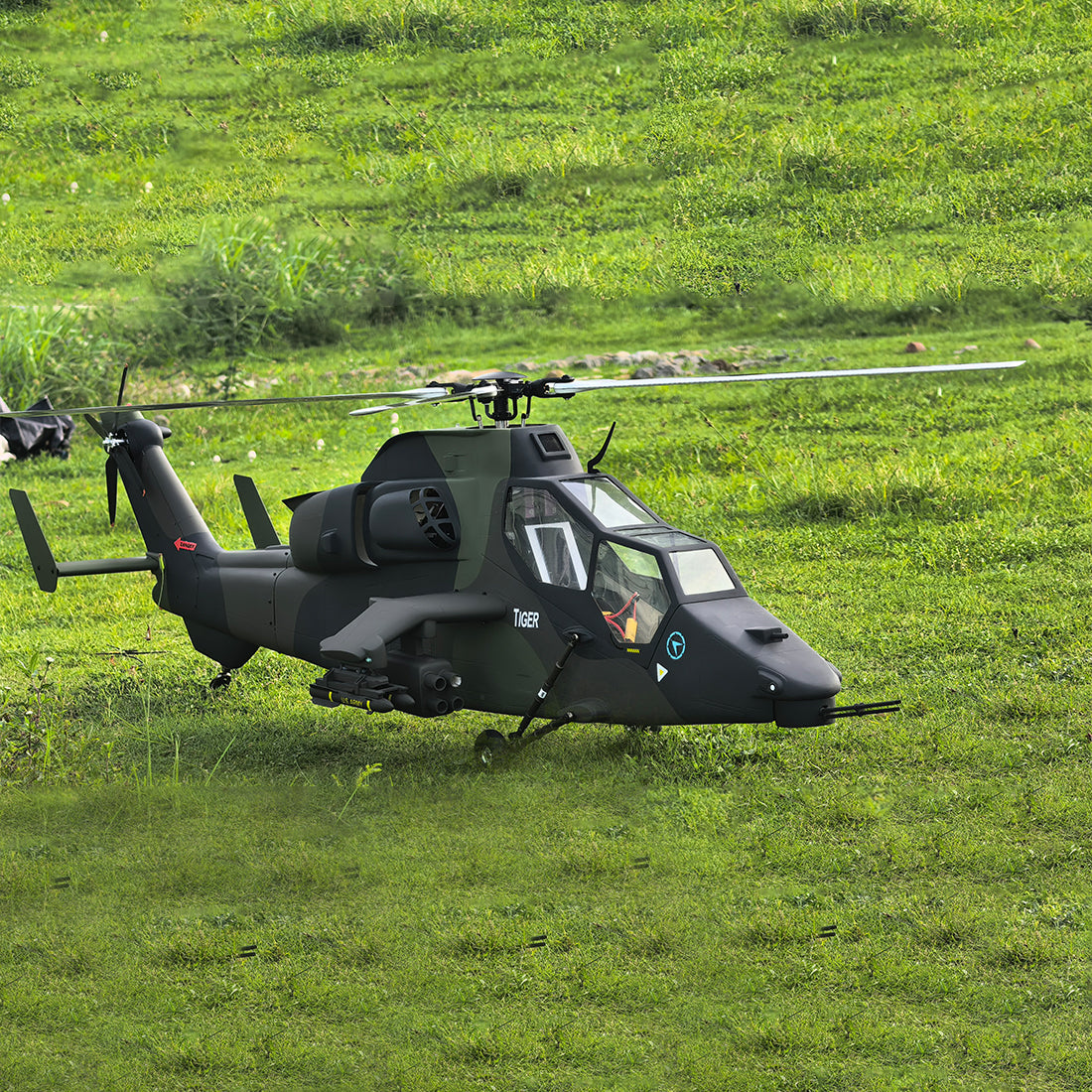 FLISHRC FL700 EC665 Tiger 700-Class 2.4GHz 6CH Scale RC Helicopter - RAZORDON