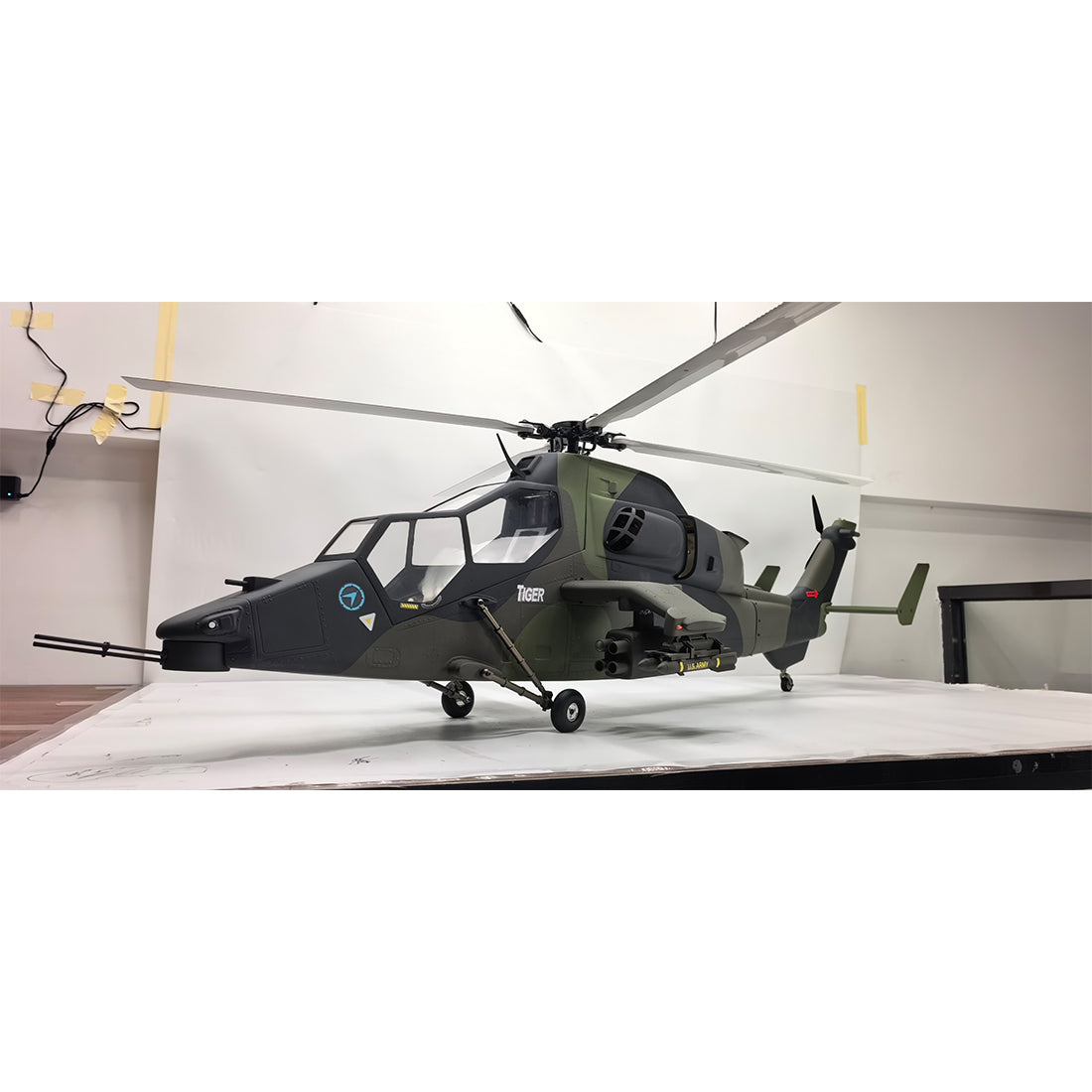 FLISHRC FL700 EC665 Tiger 700-Class 2.4GHz 6CH Scale RC Helicopter - RAZORDON