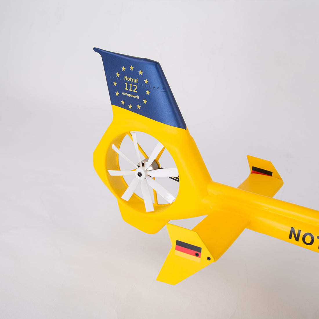 FLYWING EC135 470-Scale RC Helicopter 2.4G 6CH Scale Military Model with Quick-Detach 4-Blade Rotor ACE Flight Controller GPS Positioning - RAZORDON