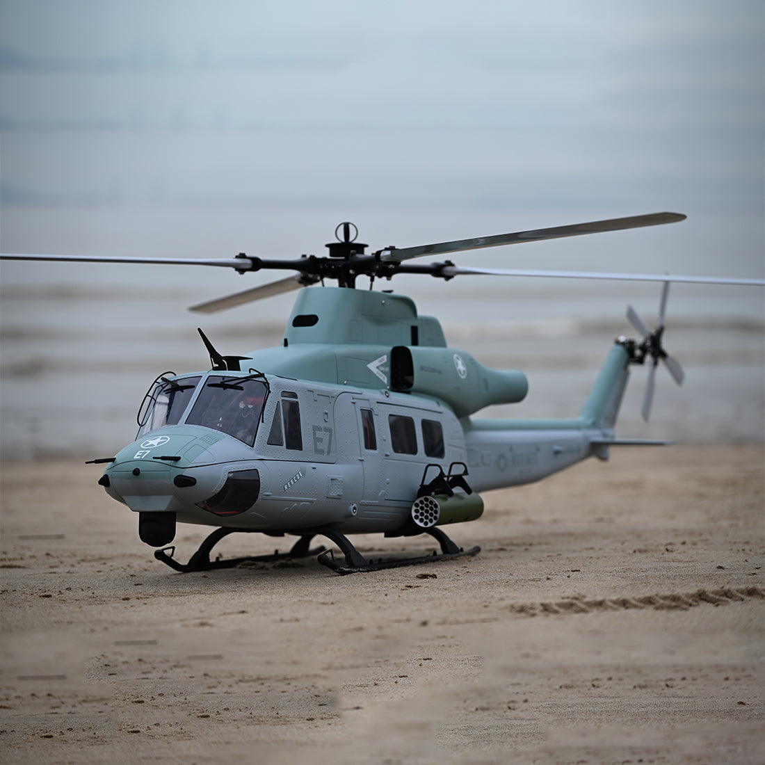 GOOSKY E7 UH-1Y Venom 700-Class 1/9 Scale 6CH RC Helicopter – RAZORDON