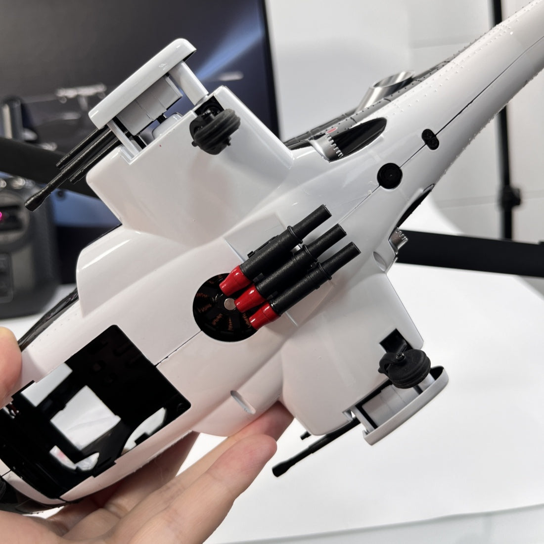Yu Xiang Wolfbush AW‑911 GPS RC Helicopter – Airwolf Style