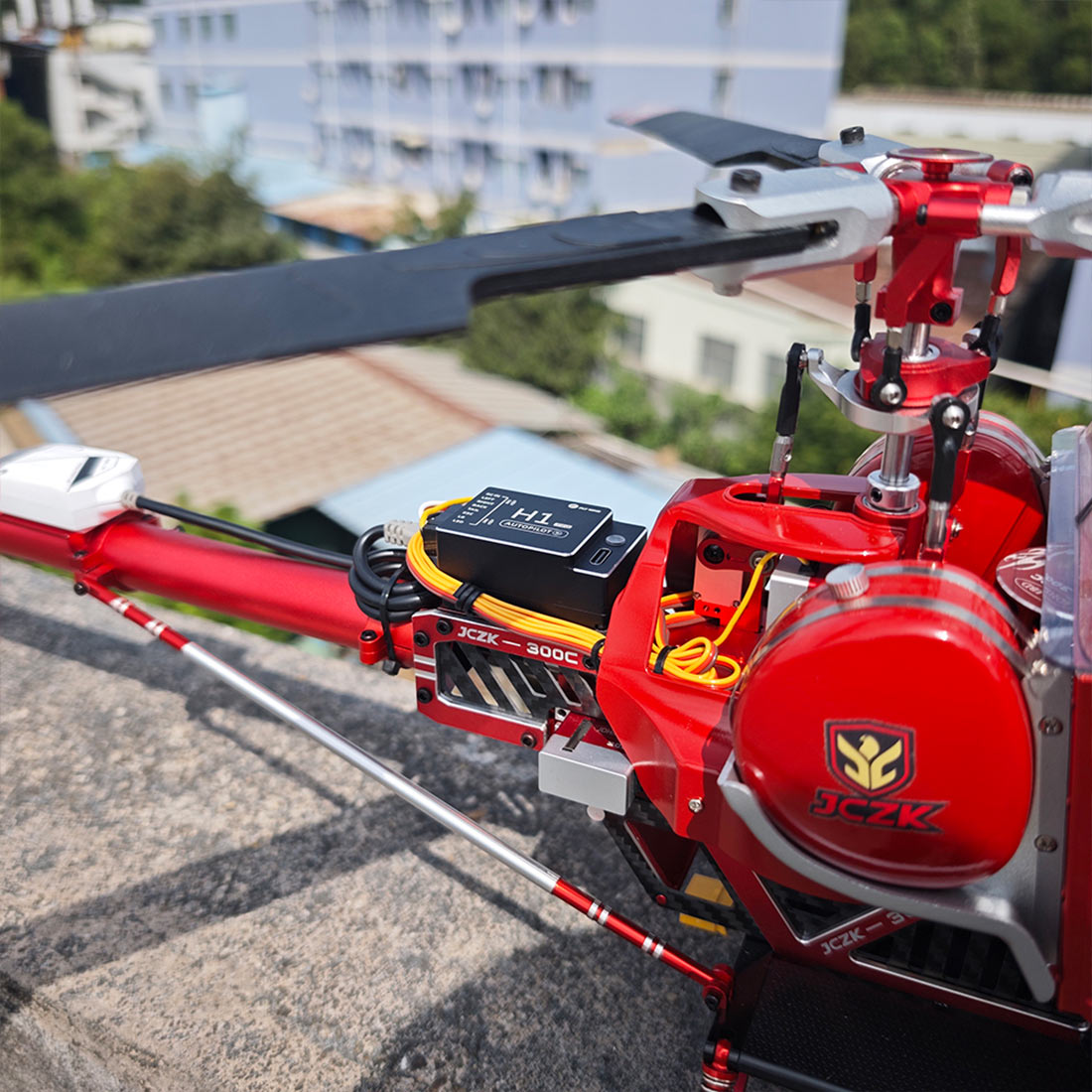 JCZK 300C PRO 2.4G 3-Blade Flybarless Alloy Realistic RC Helicopter Model with H1 PRO Flight Controller, GPS Positioning, Auto-Hover & One-Key Return(RTF Version)