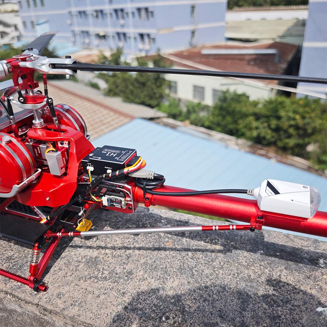 JCZK 300C PRO 2.4G 3-Blade Flybarless Alloy Realistic RC Helicopter Model with H1 PRO Flight Controller, GPS Positioning, Auto-Hover & One-Key Return(RTF Version)