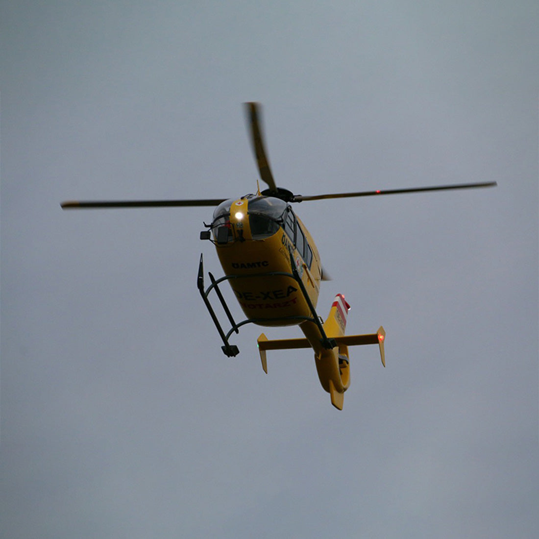 RAZORDON EC135 800-Class 2.4G 6CH Scale RC Helicopter - RAZORDON