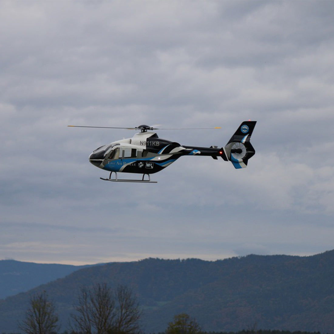 RAZORDON EC135 800-Class 2.4G 6CH Scale RC Helicopter (Blue&White)