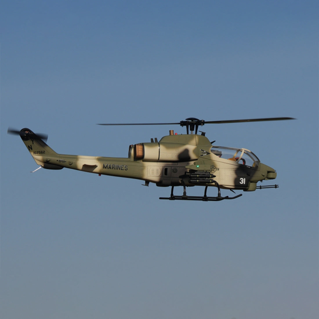 WOLFBUSH&ROBAN AH-1W Cobra 470-Class 2.4G 6CH Dual-Rotor RC Military Helicopter Model with GPS Positioning, Synchronized Turret & Left/Right-Hand Control RTF