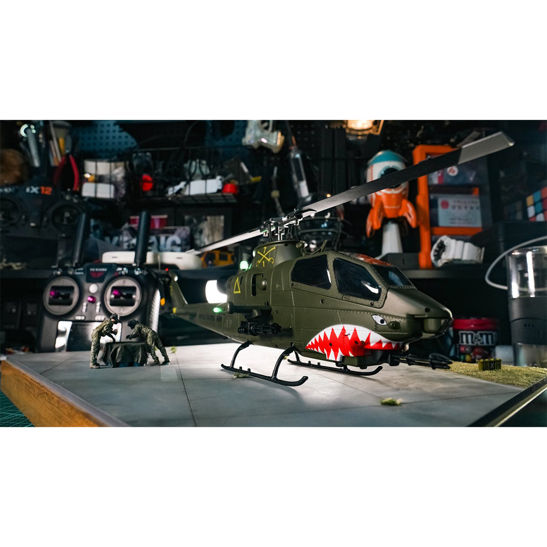 YU XIANG F112S AH-1 Cobra 1/40 Scale 200-Class 2.4G 9CH RC Military Helicopter Model with Dual-Blade Flybarless Rotor Head, 6G Mode & GPS Positioning RTF